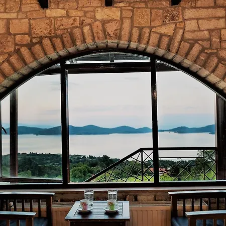 Archontiko Zakoni Гостевой дом Неохорион